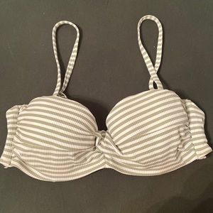 This is a bathing suit top from H&M.